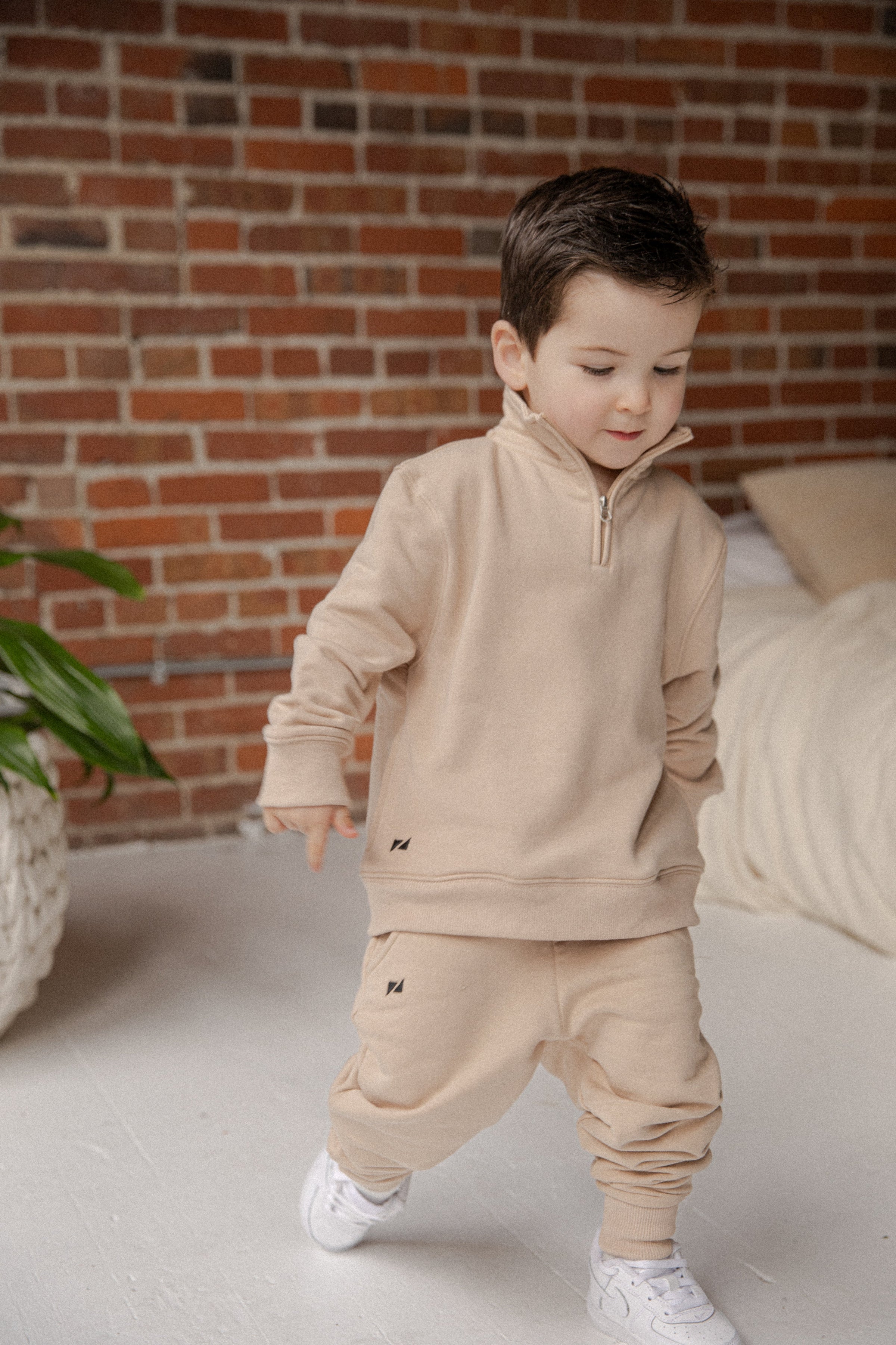 Cascade Quarter Zip Sweatshirt | Kids | Mushroom