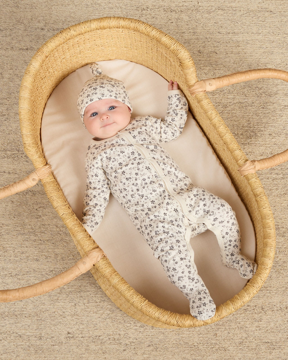 KNOTTED BABY HAT || BLUE FLORAL